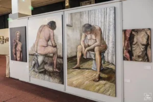 Peintures de corps nus d'Ismaël Maurey exposées au Festival Art et Déchirure 2019, Halle aux toiles de Rouen